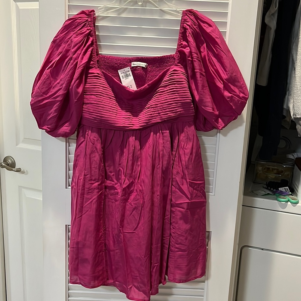 Abercrombie and fitch NWT Emerson puff sleeve mini dress